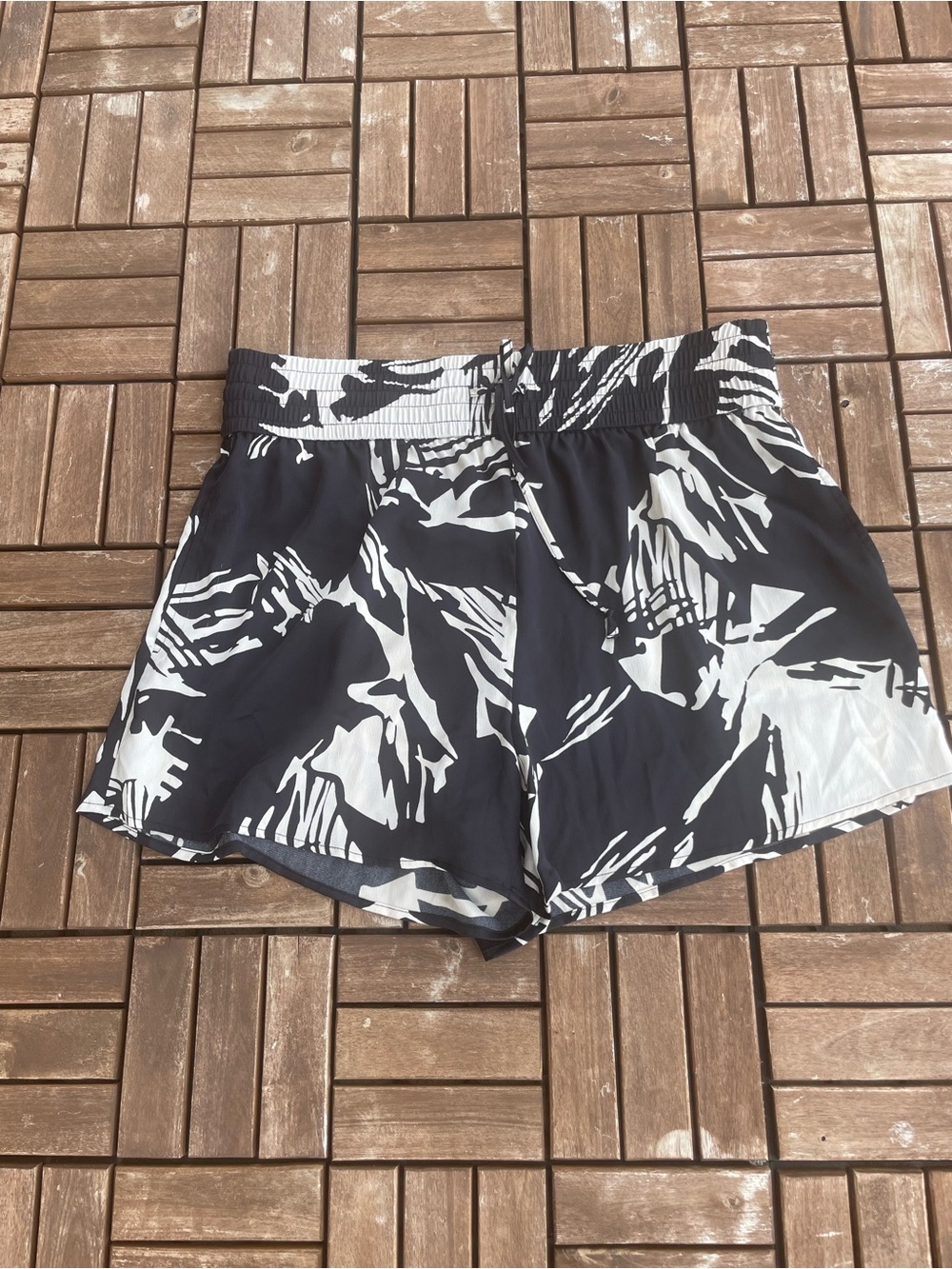 Women's Black & White Abstract Shorts with Elastic Waist